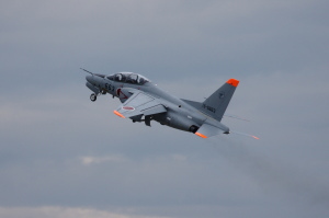 T-4 中等練習機